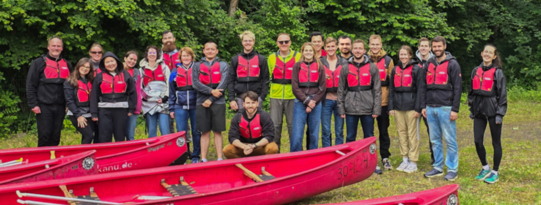 Gruppenfoto 2024 der BMP beim Kanufahren